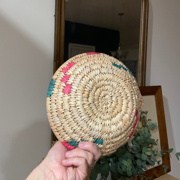 Small woven bowl - Picture 3 of 4